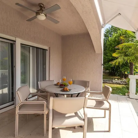 2 Bedroom Gorgeous In Pobri *